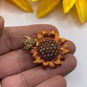 Sparkling Orange Sunflower Brooch w/ cute Bumble Bee! SEE VIDEO! Lovely!